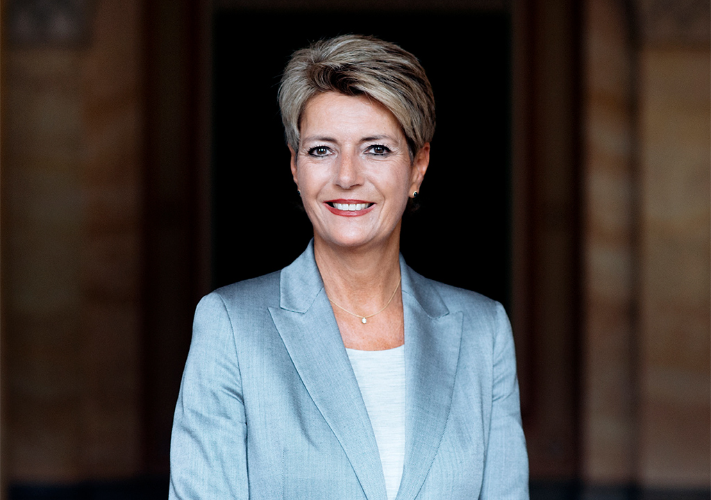 Autogrammkarte von Bundesrätin Karin Keller-Sutter