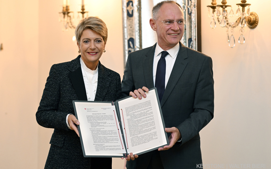 La conseillère fédérale Karin Keller-Sutter et le ministre autrichien de l’intérieur Gerhard Karner présentent leur plan d’action contre la migration irrégulière