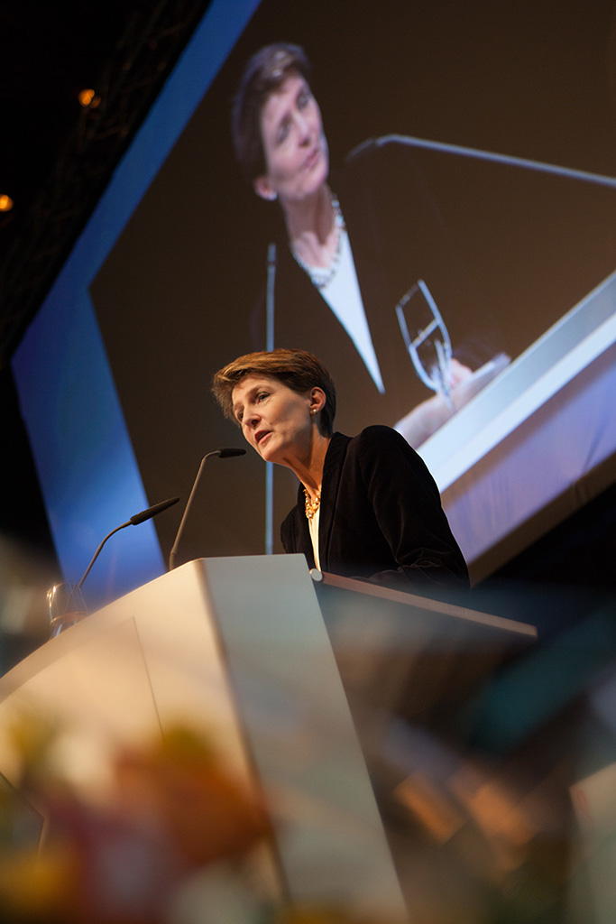 Dans son discours, la conseillère fédérale Simonetta Sommaruga parle des enjeux de l’initiative "Contre l’immigration de masse" (Photo: DFJP, Marcus Gyger)