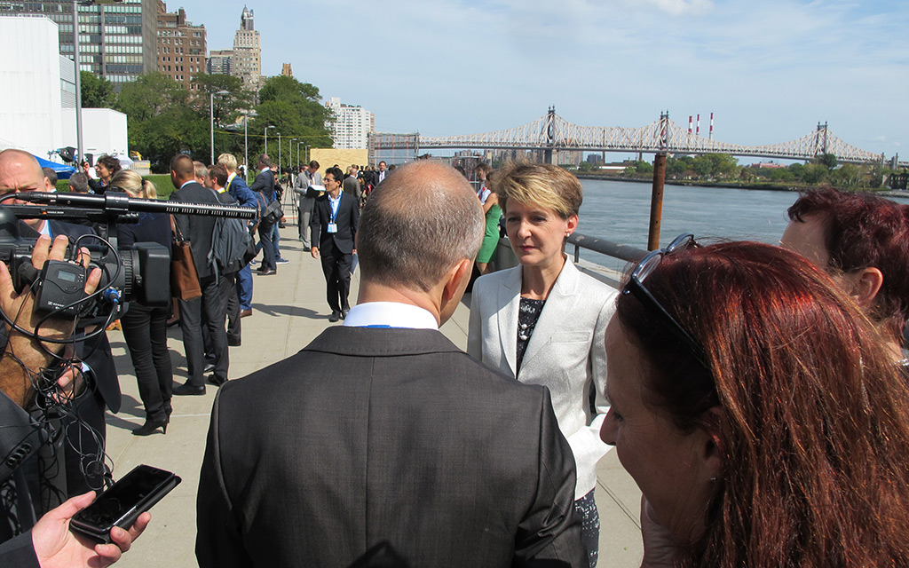 Point de Presse avec la présidente de la Confédération (photo: DFAE)